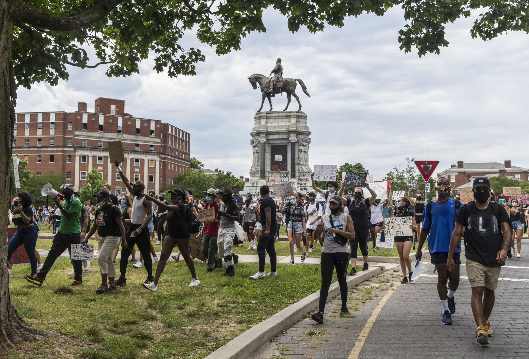 Protesters at Lee Monument